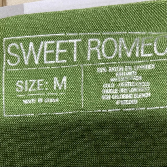 Sweet Romeo Green & White Long Sleeve Tie Dye Tee with Thumb Holes - Picture 6 of 8